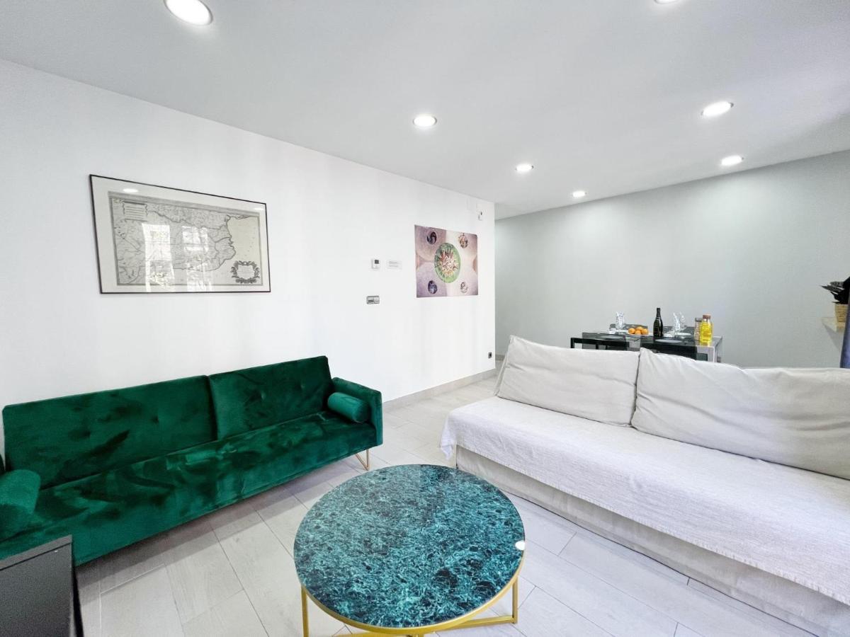 Sagrada Familia Gaudi Apartment Barcelona Exterior foto